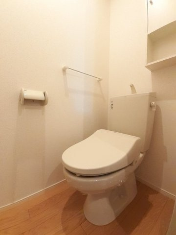 ヴィントプラッツⅡのトイレ|ゆったりとした空間のトイレです