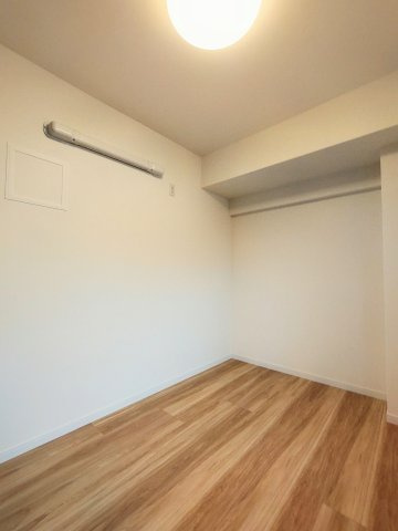 【洋室】 | シティライフ吉塚 | 全居室エアコン取付可能。先行配管設置済みですぐ取り付けられます