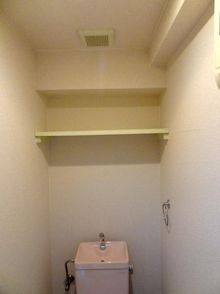 プログレス泉尾のトイレ|★収納棚あり★