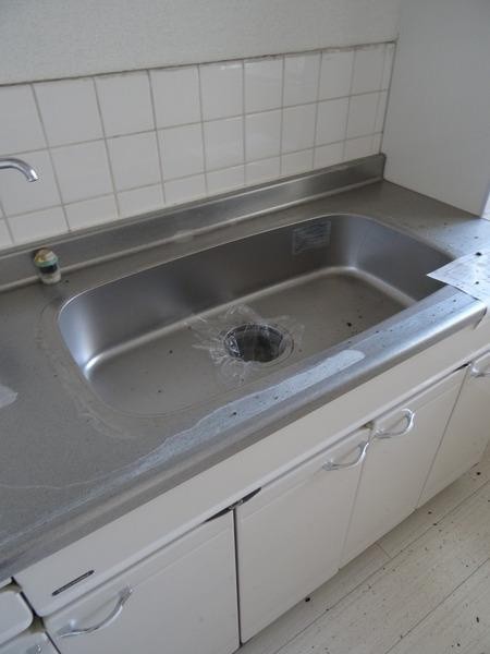 北恩加島住宅1号棟のキッチン