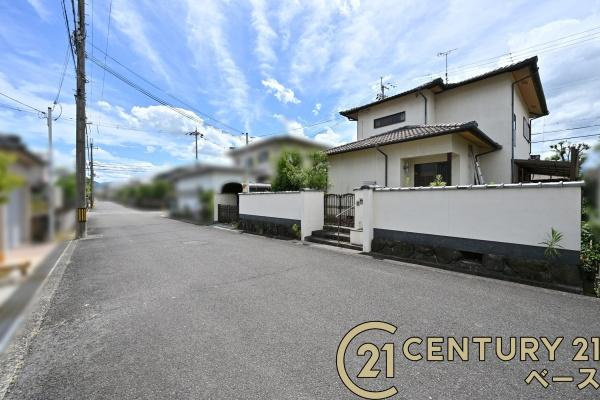 橿原市白橿町１丁目　一戸建の前面道路含む現地写真|■現地撮影写真■前面道路広々！車の出し入れも安心です！