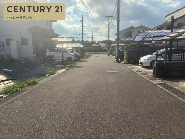 岡崎市松橋町２丁目の売地の前面道路含む現地写真