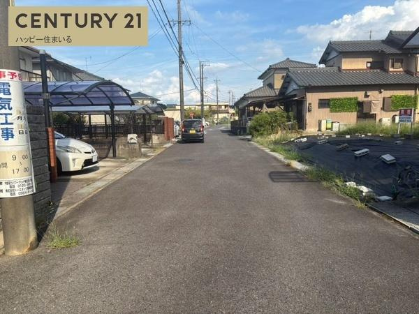 岡崎市松橋町２丁目の売地の前面道路含む現地写真