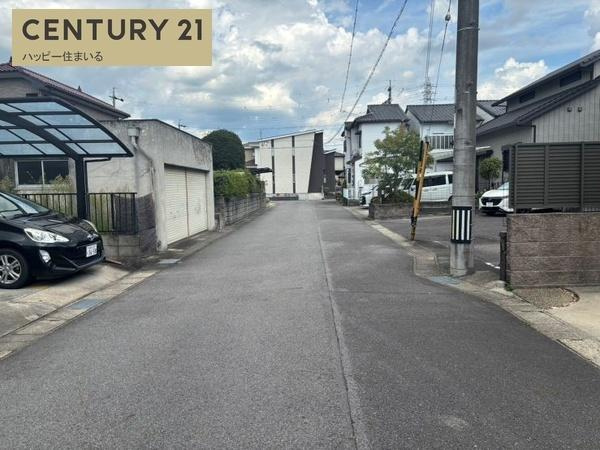岡崎市青木町の売地の前面道路含む現地写真