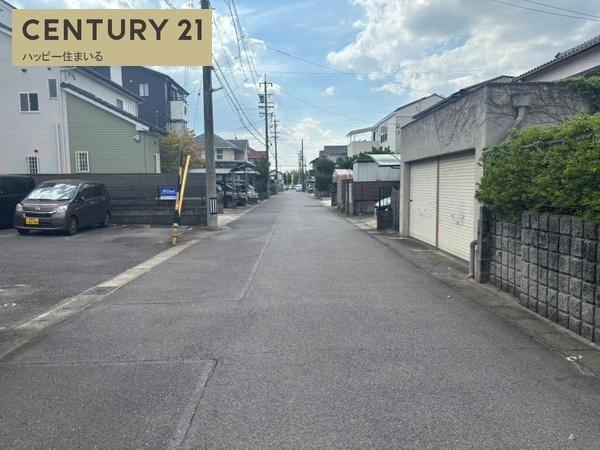 岡崎市青木町の売地の前面道路含む現地写真