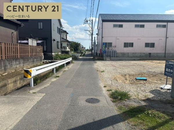 岡崎市中園町字東浦の売地の前面道路含む現地写真