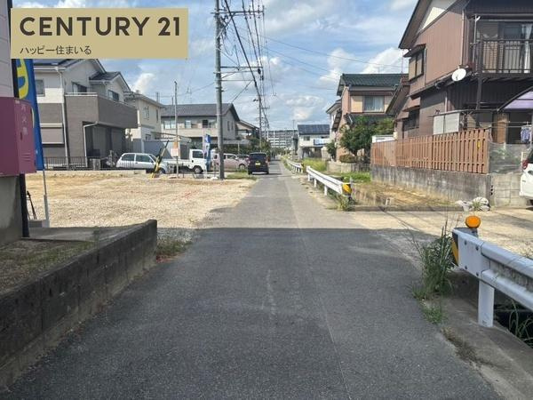岡崎市中園町字東浦の売地の前面道路含む現地写真