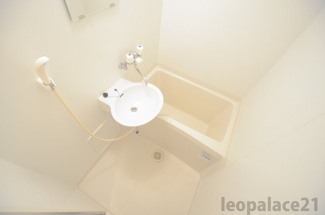 【浴室】 | レオパレスレモングラス横手新町 | 設備・仕様は号室により異なる為、現況を優先致します。
