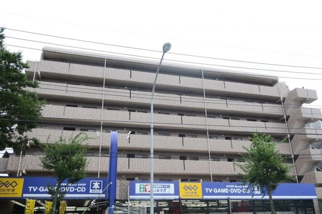 クエスト山手台の外観