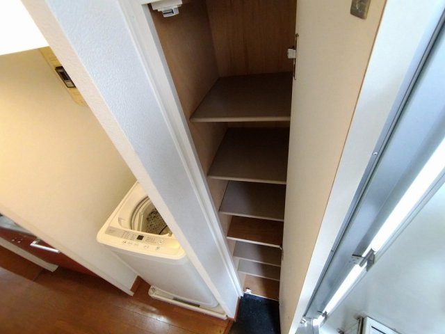 レオパレスｒｉｊｅｋａの玄関|シューズボックス