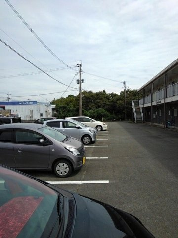 ファミール９２の駐車場