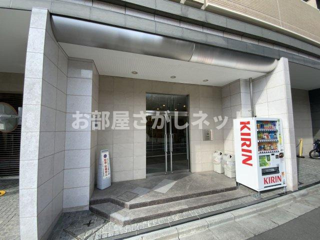 パレステュディオ渋谷本町のエントランス