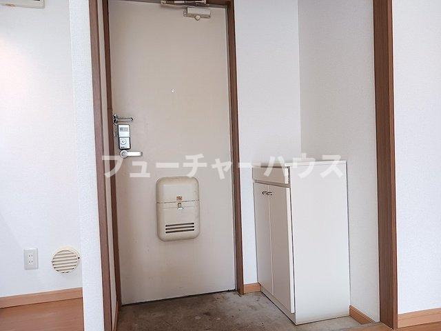 エルディム平沢の玄関