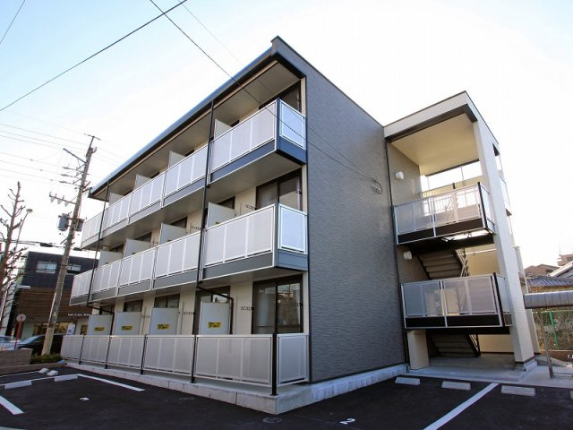 レオパレス稲葉地本通の外観
