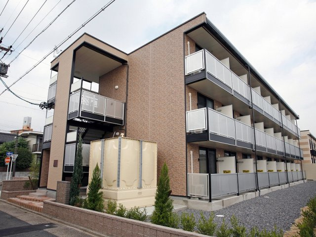 レオパレス赤坂西棟の外観