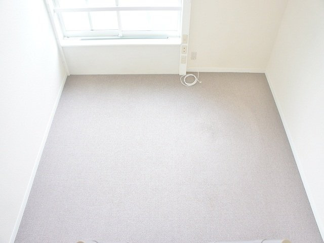 レオパレスパーク岩崎の居間・リビング|家具・家電無しのお部屋になります。お好きな家具家電を！