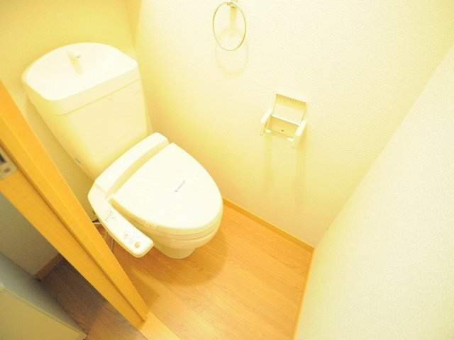 レオパレス小渕のその他|温水便座付きのキレイなトイレです