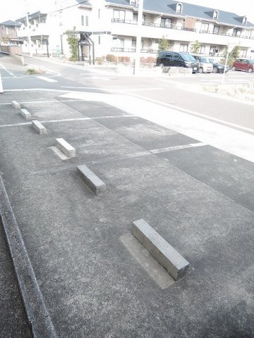 モラールＢの駐車場
