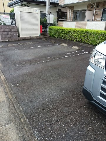 シールド青葉の駐車場