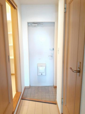 シールド青葉の玄関