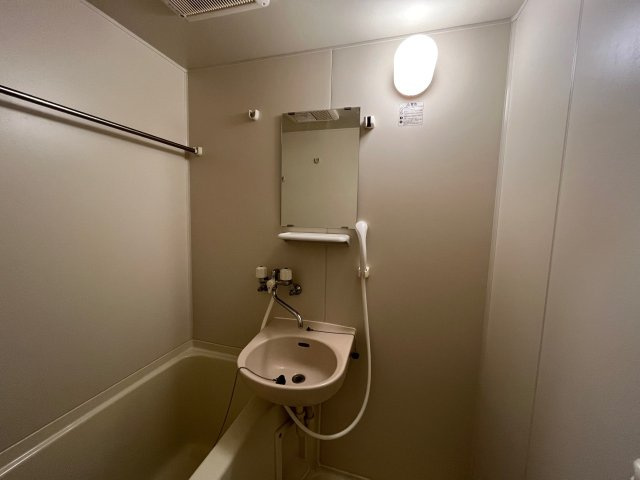 レオパレスサザンカの浴室