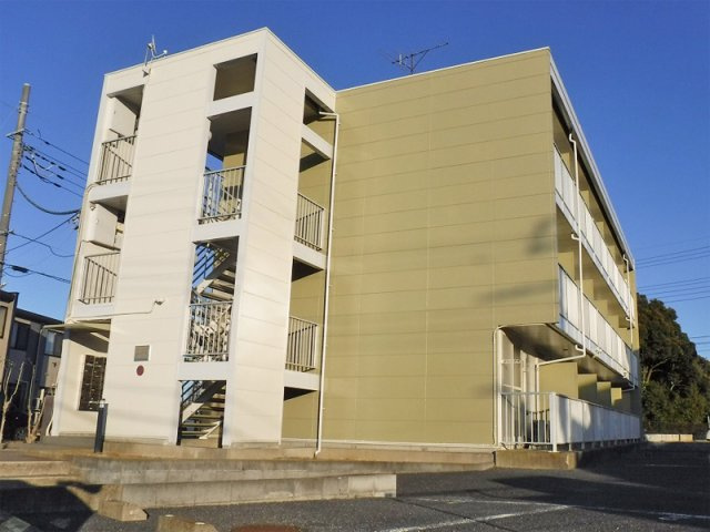レオパレスＳＵＮＲＩＳＥ南新木の外観