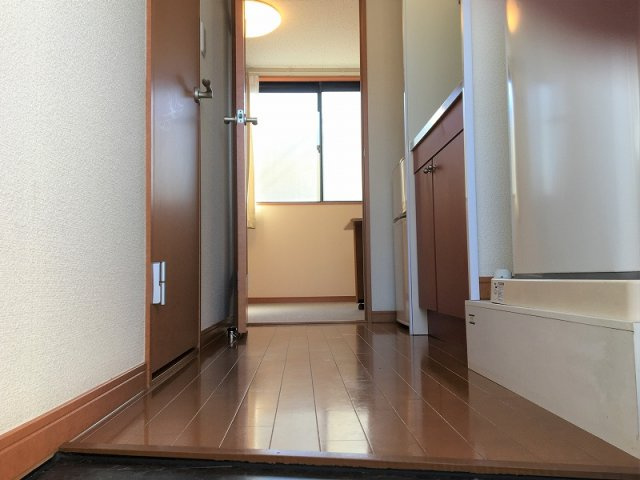 レオパレスルミエール０７の玄関