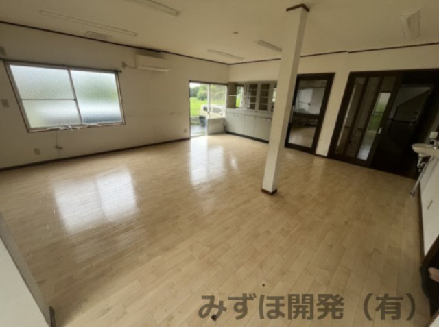 天童市大字長岡41-1の居間・リビング|食堂