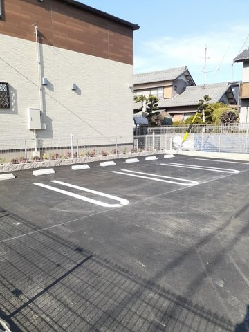 カトレアⅣの駐車場