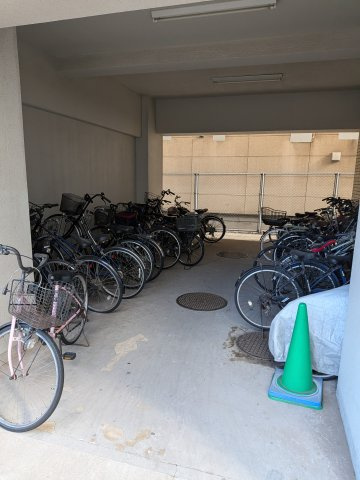 【その他共用部分】 | オネスティ船橋5番館 | 自転車置き場です
