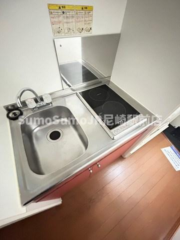 レオパレスラ　フォレのキッチン