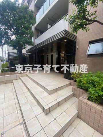 コンフォリア千石のエントランス