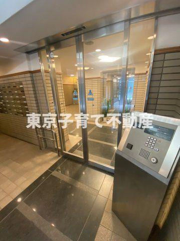 コンフォリア千石のエントランス