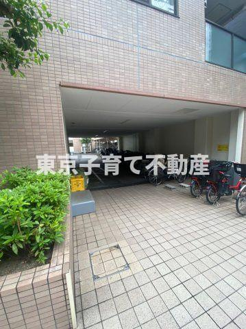 コンフォリア千石のエントランス