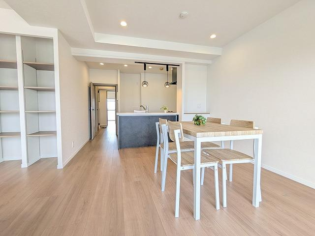 ルネ枚方のキッチン|LDK18.0帖
■物件内覧・資金計画相談・住宅ローン相談、リフォーム相談、お問合せ受付中■
※当日・翌日のご内覧、ご相談はお電話でのお問合せがスムーズです！