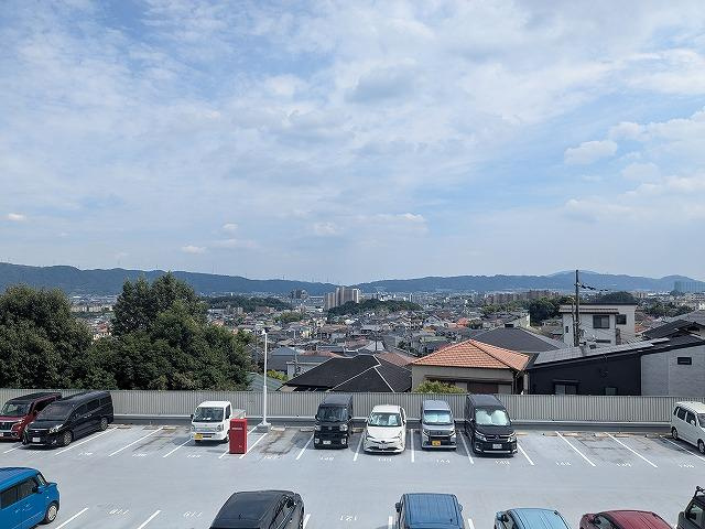 ルネ枚方の駐車場|■物件内覧・資金計画相談・住宅ローン相談、リフォーム相談、お問合せ受付中■
※当日・翌日のご内覧、ご相談はお電話でのお問合せがスムーズです！