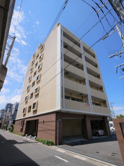ラファセエスティーロ箱崎駅前