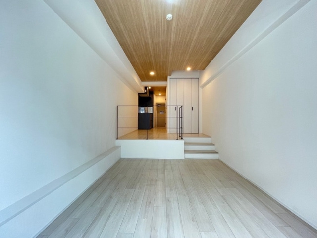 新品家具付きマンション台東2(KaGood東京)の洋室|落ち着いた色調の洋室です
