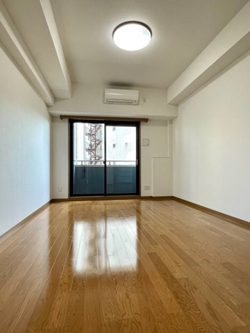 新品家具付きマンション池之端43(KaGood東京)の洋室|ゆったりした洋室です