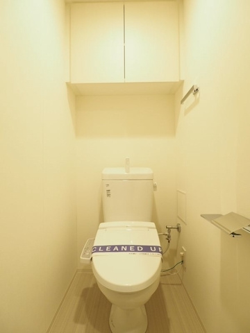 新品家具付きマンション谷中9(KaGood東京)のトイレ|落ち着いた色調のトイレです