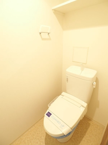 新品家具付きマンション小島7(KaGood東京)のトイレ|落ち着いたトイレです