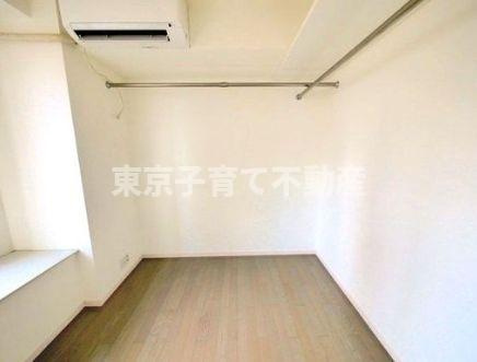 セントラルレジデンス新宿シティタワーの洋室