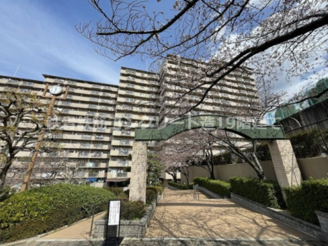 グリーンタウン香里ケ丘A棟の構造・工法・仕様|鉄骨鉄筋コンクリート造19階建て
■物件内覧・資金計画相談・住宅ローン相談、リフォーム相談、お問合せ受付中■
※当日・翌日のご内覧、ご相談はお電話でのお問合せがスムーズです！