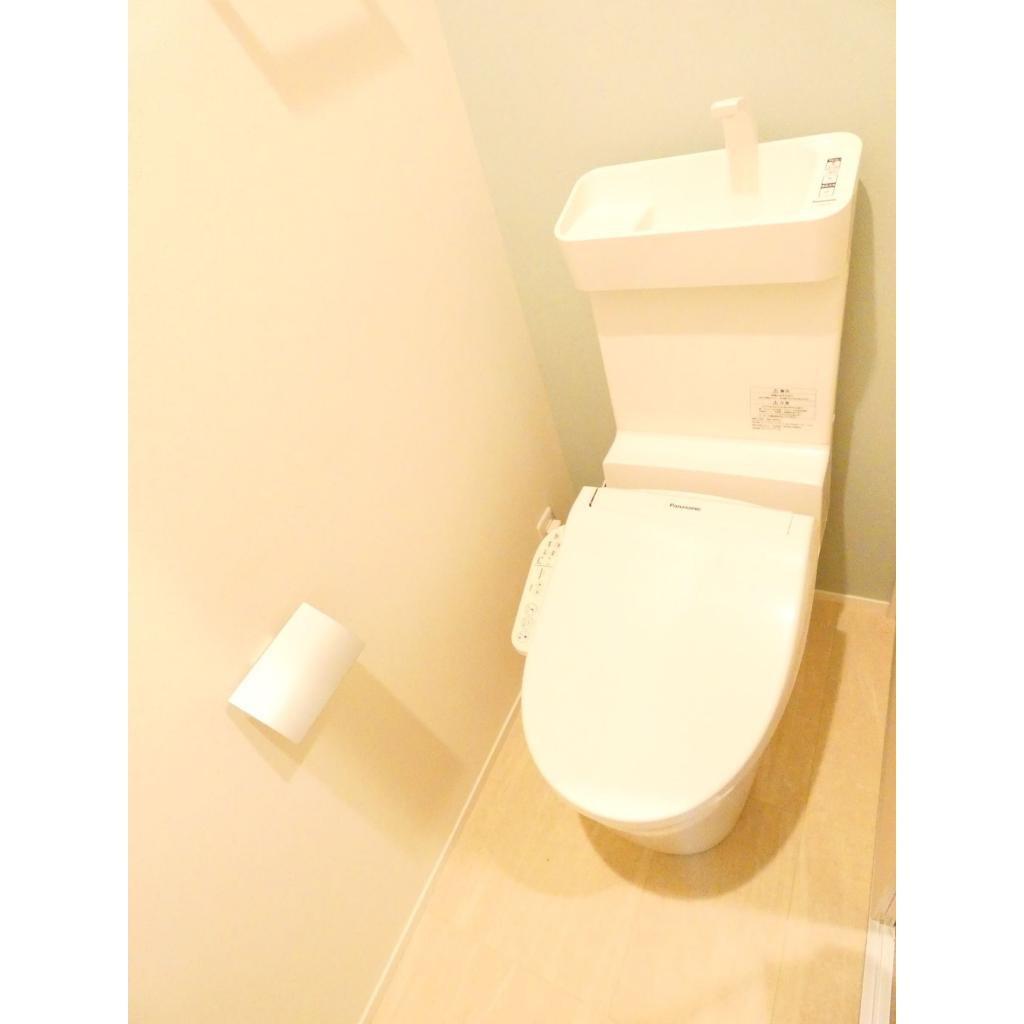 アイヴィレッジのトイレ|落ち着いた色調のトイレです