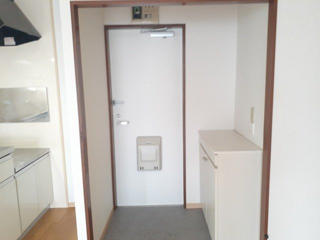 エルディムやなぎの玄関