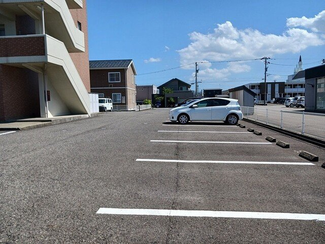 レガリア２１の駐車場