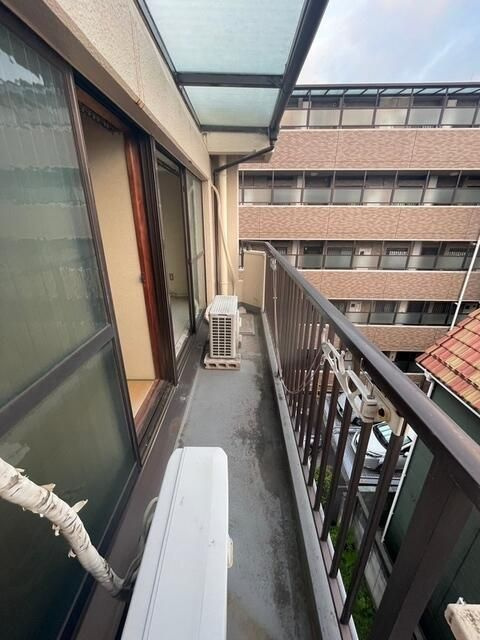 メゾン一ツ橋学園のバルコニー