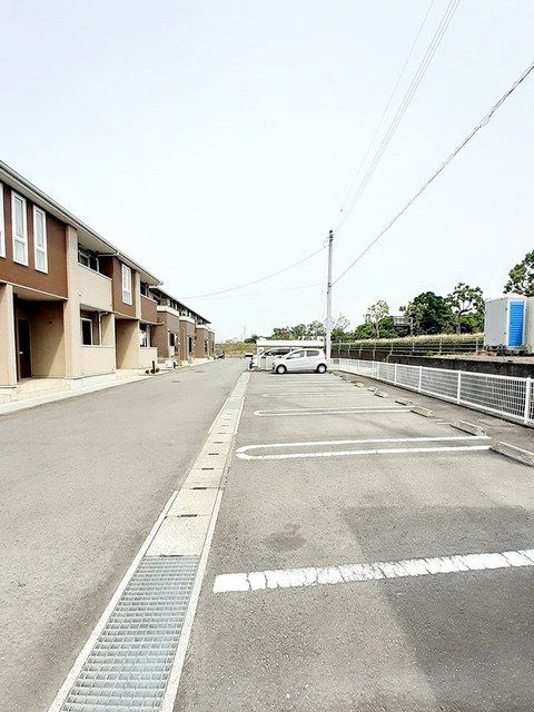 プリムローズ田窪Ｂの駐車場