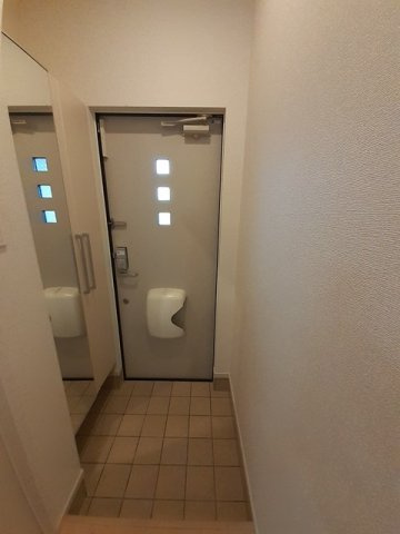 【玄関】 | サンローラＢ | ゆったりとした玄関です