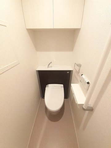ラ・ポーズ　ゾーのトイレ|落ち着いた色調のトイレです